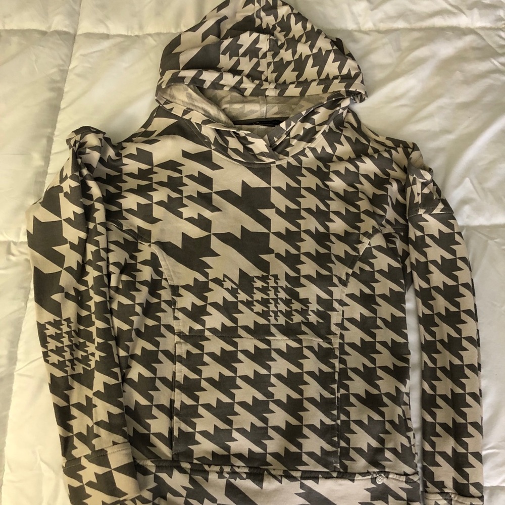 A/X cold shoulder sweatshirt w/houndstooth print
